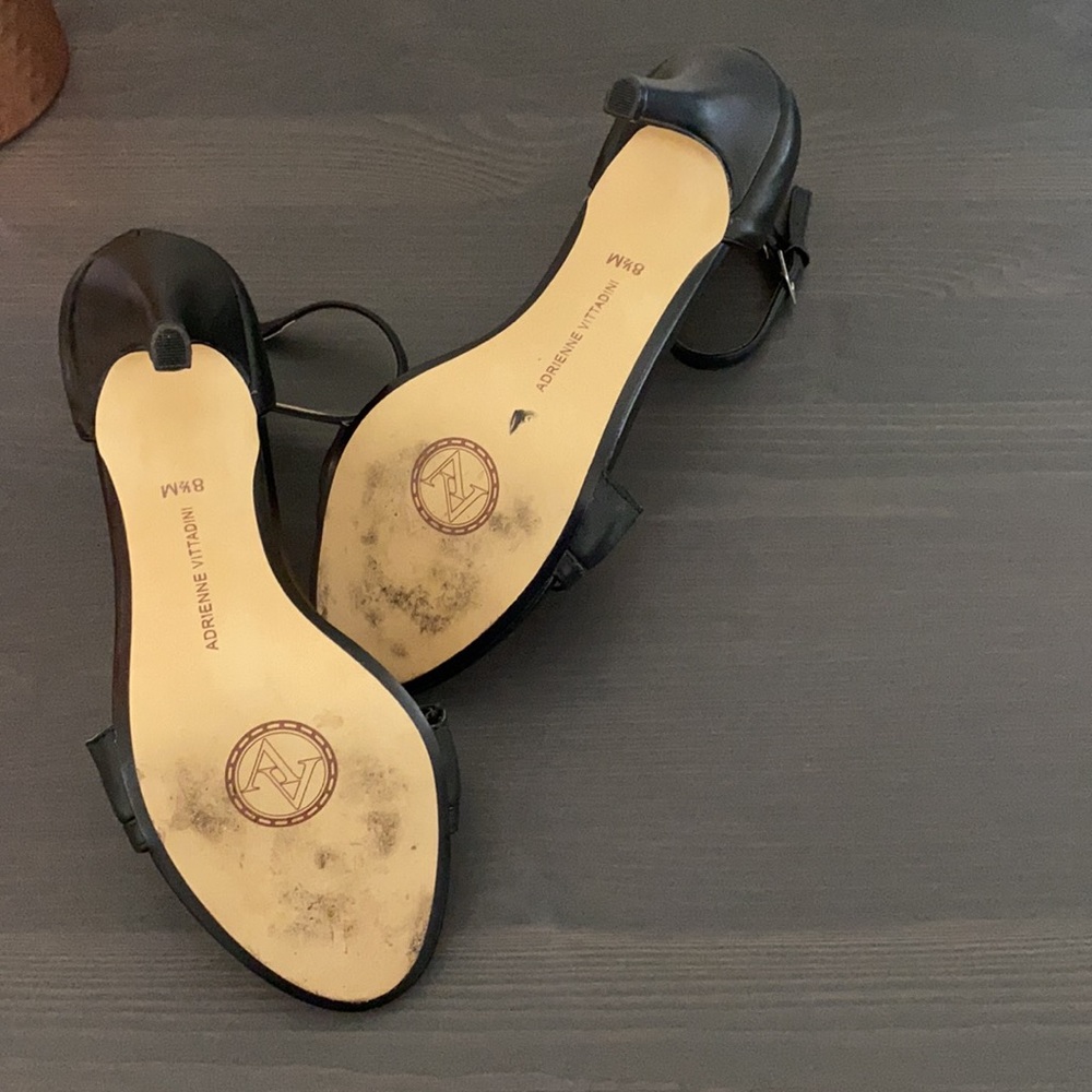 Black Ruffle Pumps - Picture 5 of 6